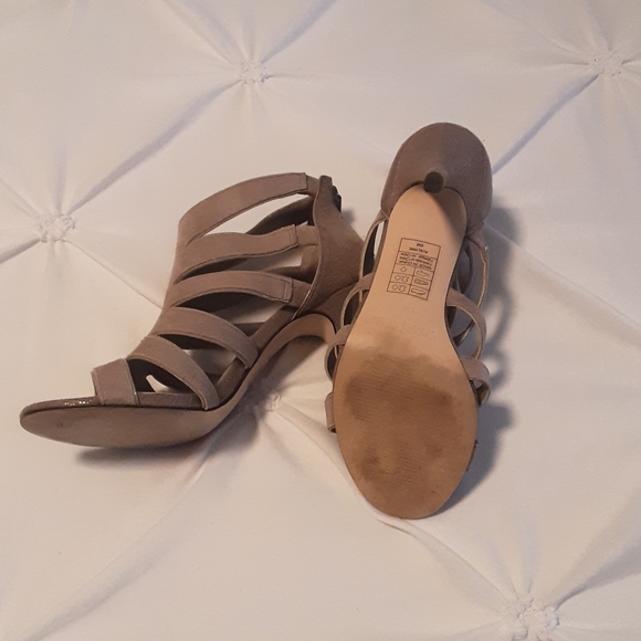 WHBM 3 inch Peep Toe Sandals - Picture 3 of 4